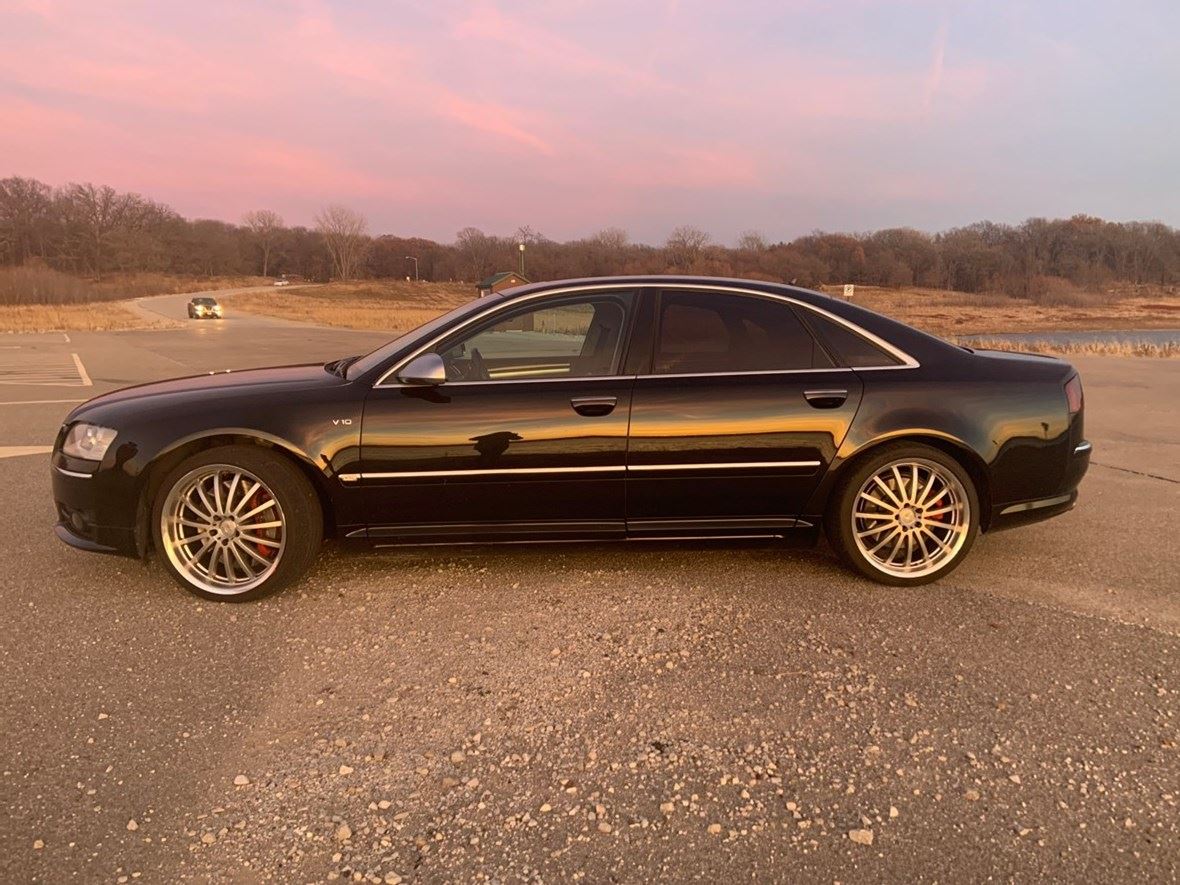 2007 Audi S8 for sale by owner in Ankeny