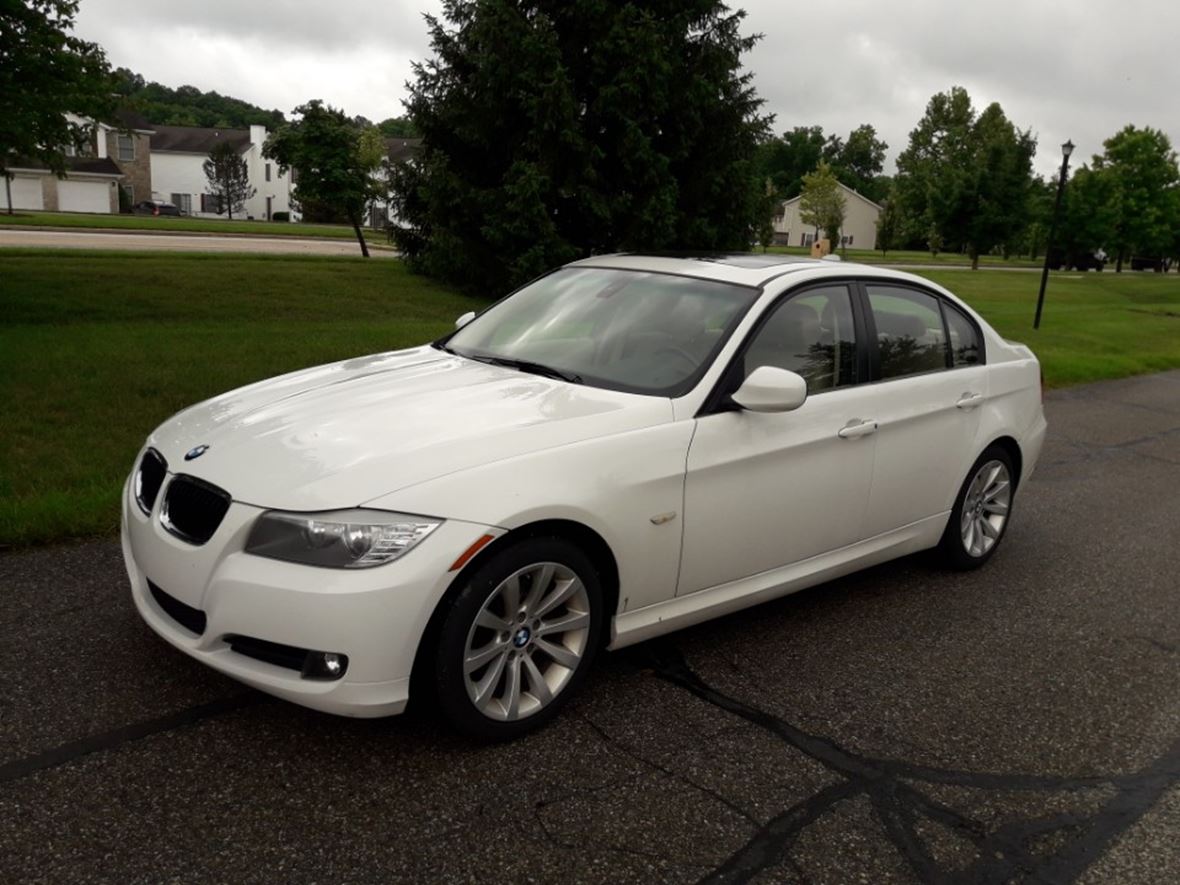 2011 BMW 3 Series for Sale by Owner in Bloomington, IN 47401