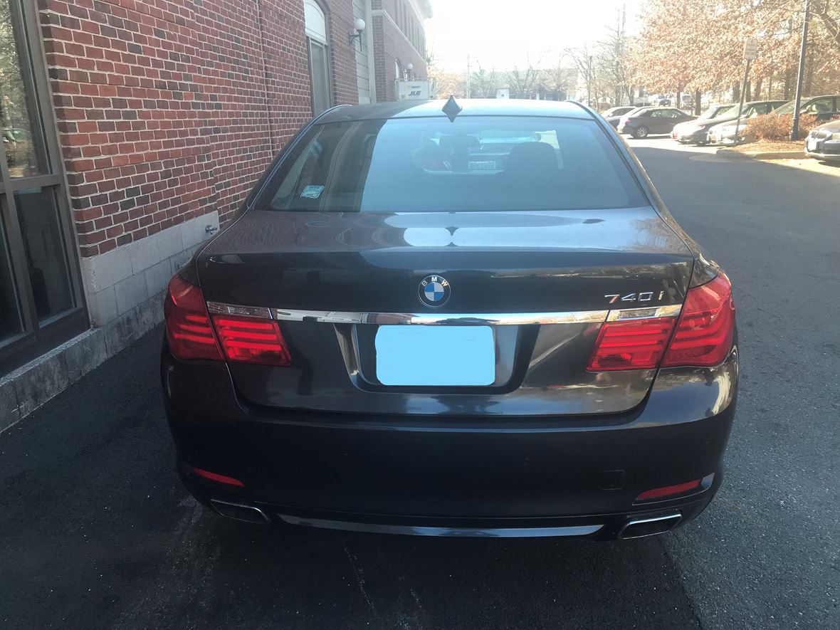 2011 BMW 7 Series for sale by owner in Fredericksburg