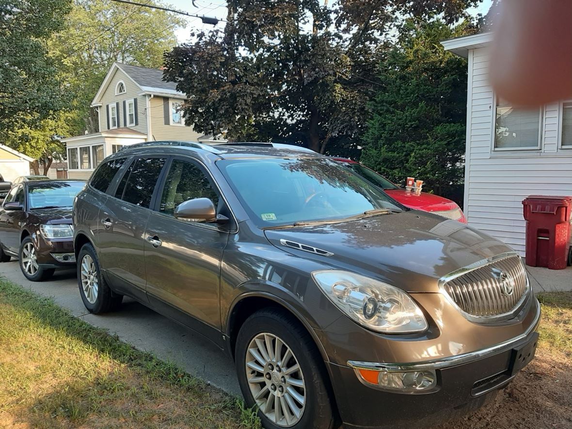 2010 Buick Enclave for sale by owner in Lowell