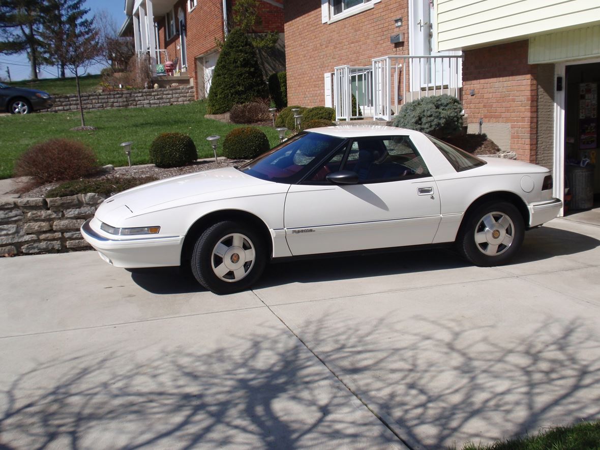 1990 Buick Reatta for sale by owner in Cincinnati