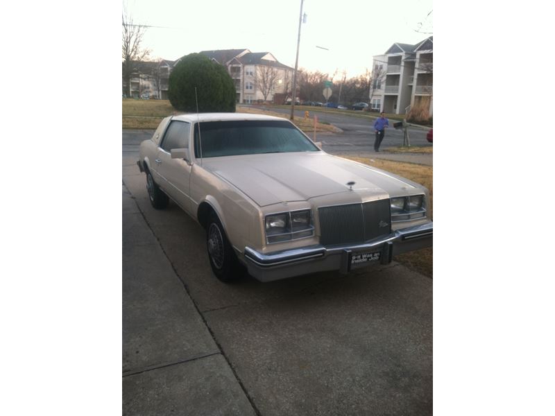 1985 Buick Riviera for sale by owner in Lawrence
