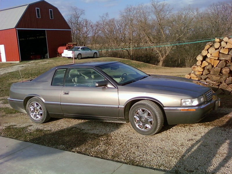 1999 Cadillac eldarodo for Sale by Owner in Winona, MN 55987