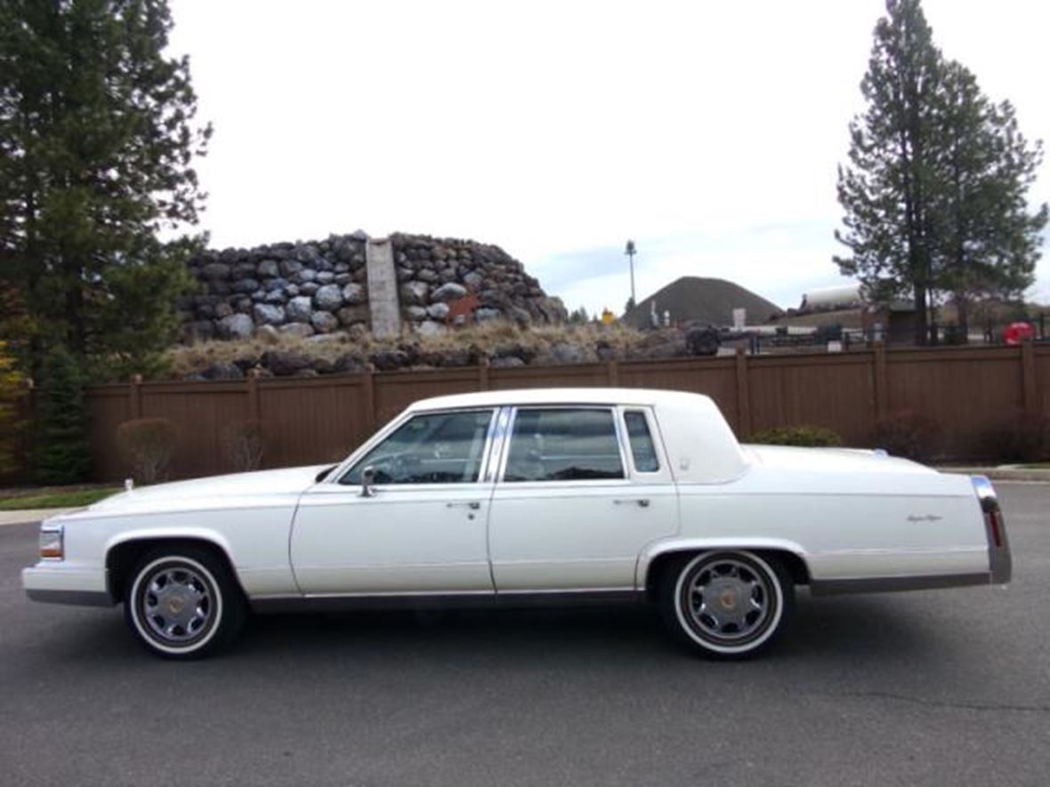 1990 Cadillac Brougham for sale by owner in Mount Vernon