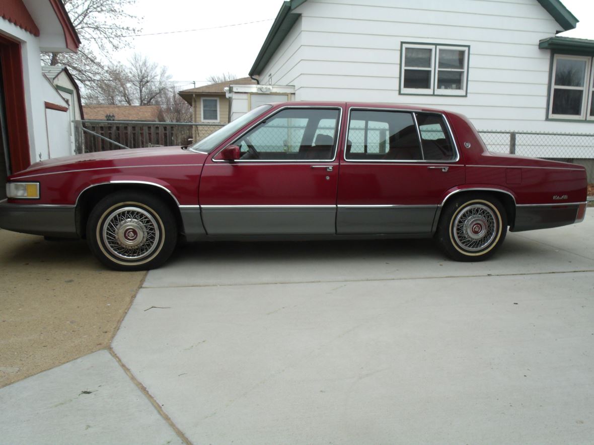 1989 Cadillac DeVille for sale by owner in Dickinson