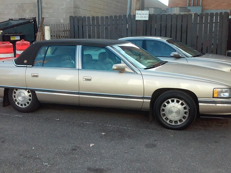 1996 Cadillac DeVille for sale by owner in Minneapolis