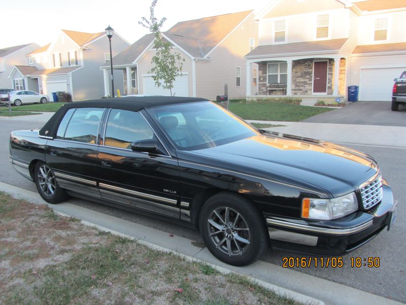 1998 Cadillac DeVille for sale by owner in Grove City