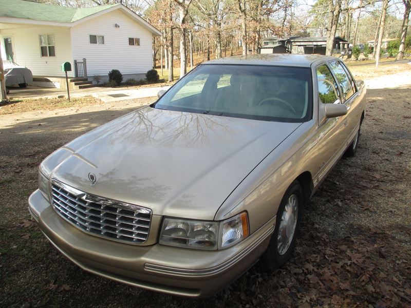 1998 Cadillac DeVille for sale by owner in HOT SPRINGS NATIONAL PARK