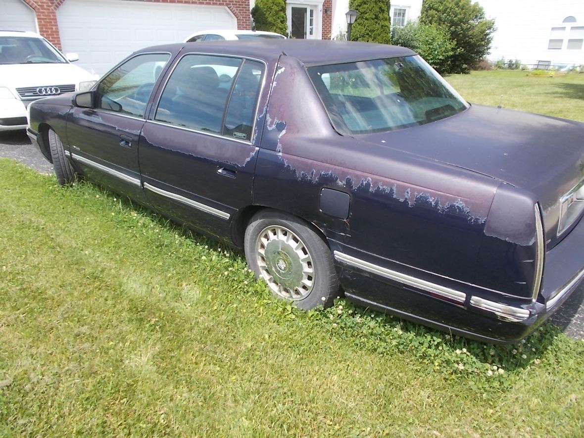 1998 Cadillac DeVille for sale by owner in Lewis Center