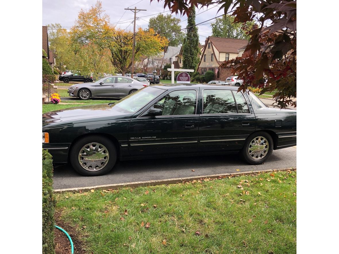 1998 Cadillac DeVille for sale by owner in Bloomfield