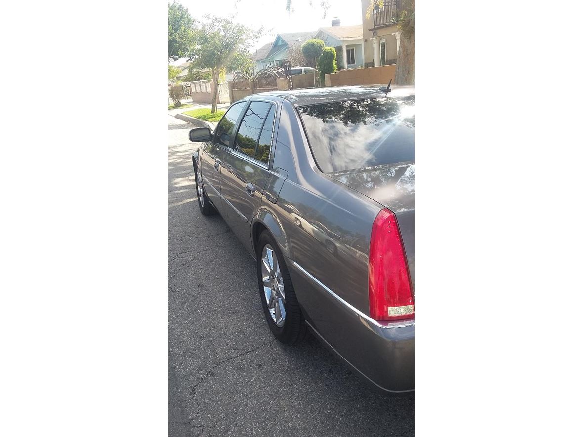 2007 Cadillac DeVille for sale by owner in Los Angeles