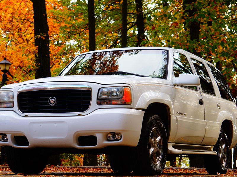 1999 Cadillac Escalade for sale by owner in DUNELLEN