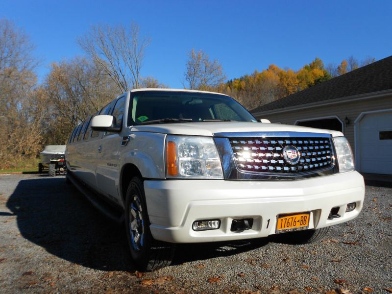 2005 Cadillac Escalade for sale by owner in MERRICK