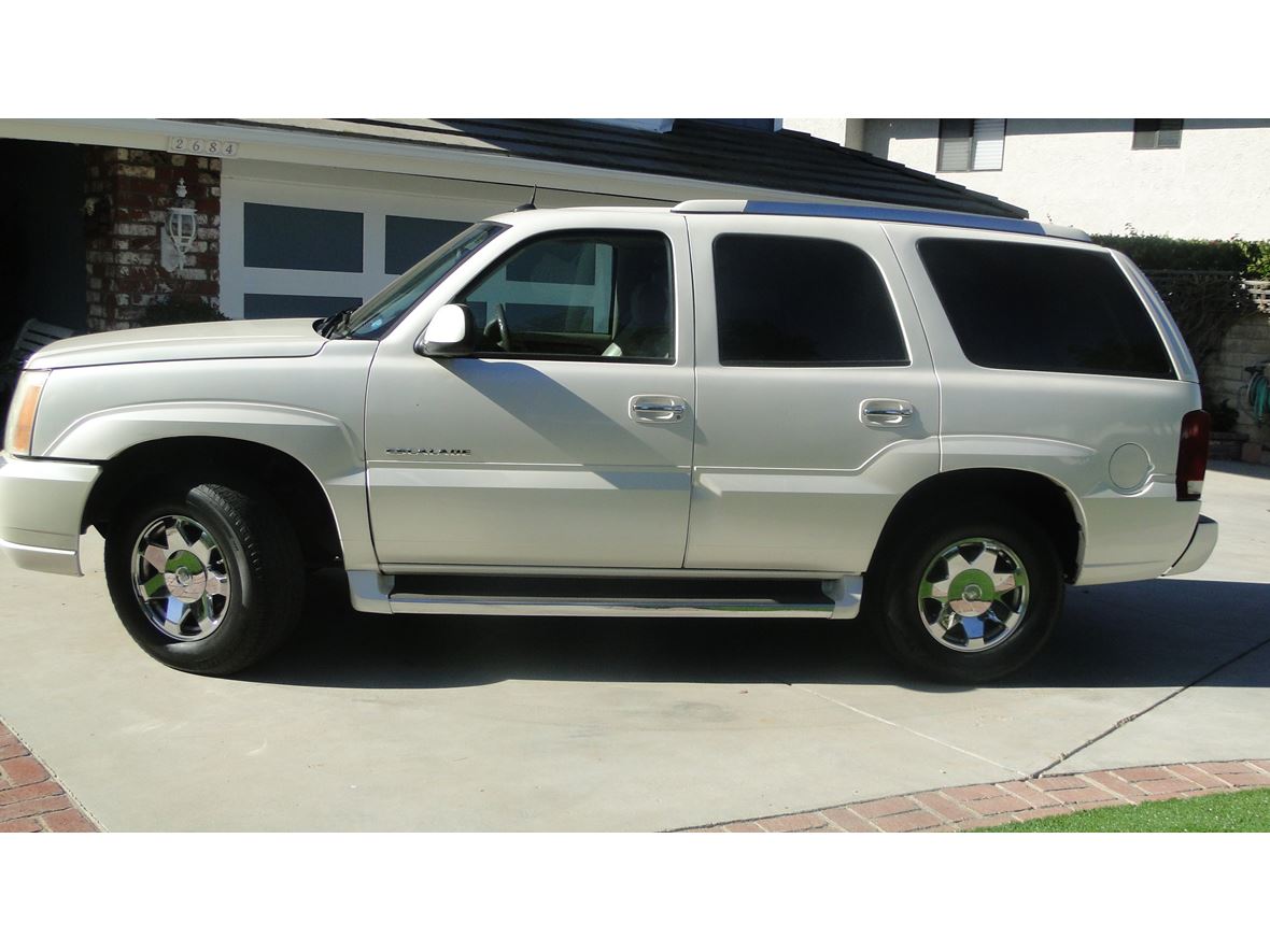 2005 Cadillac Escalade for sale by owner in Thousand Oaks