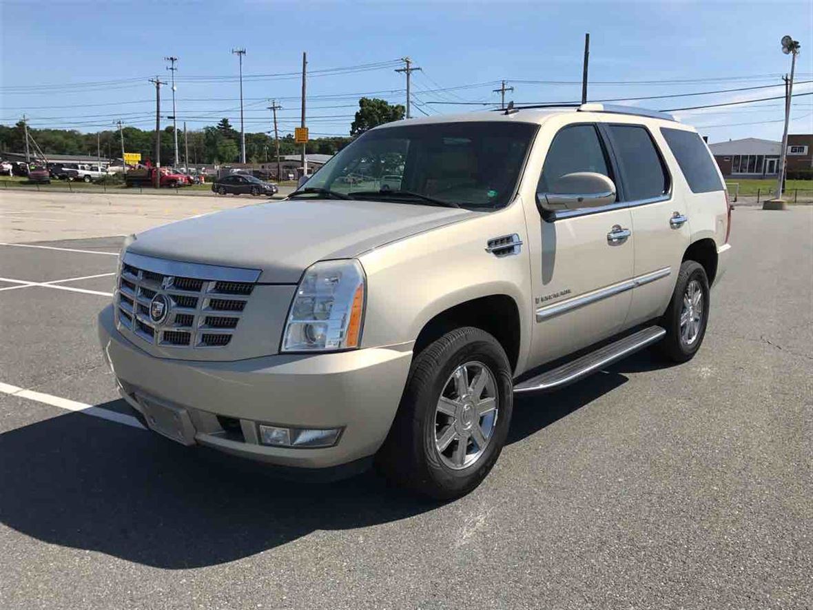2007 Cadillac Escalade for sale by owner in Seekonk