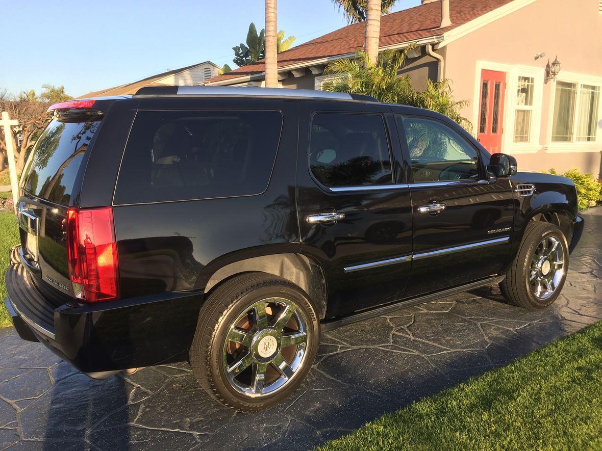 2010 Cadillac Escalade for sale by owner in Lawndale