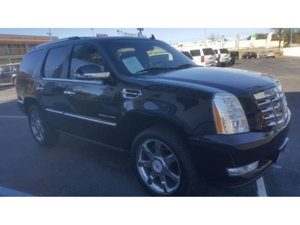 2010 Cadillac Escalade for sale by owner in San Antonio