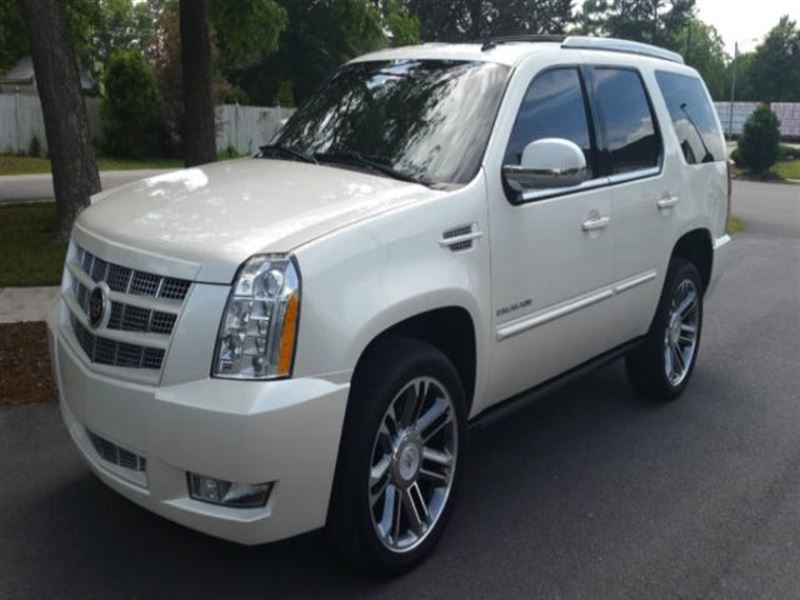 2012 Cadillac Escalade for sale by owner in Nags Head