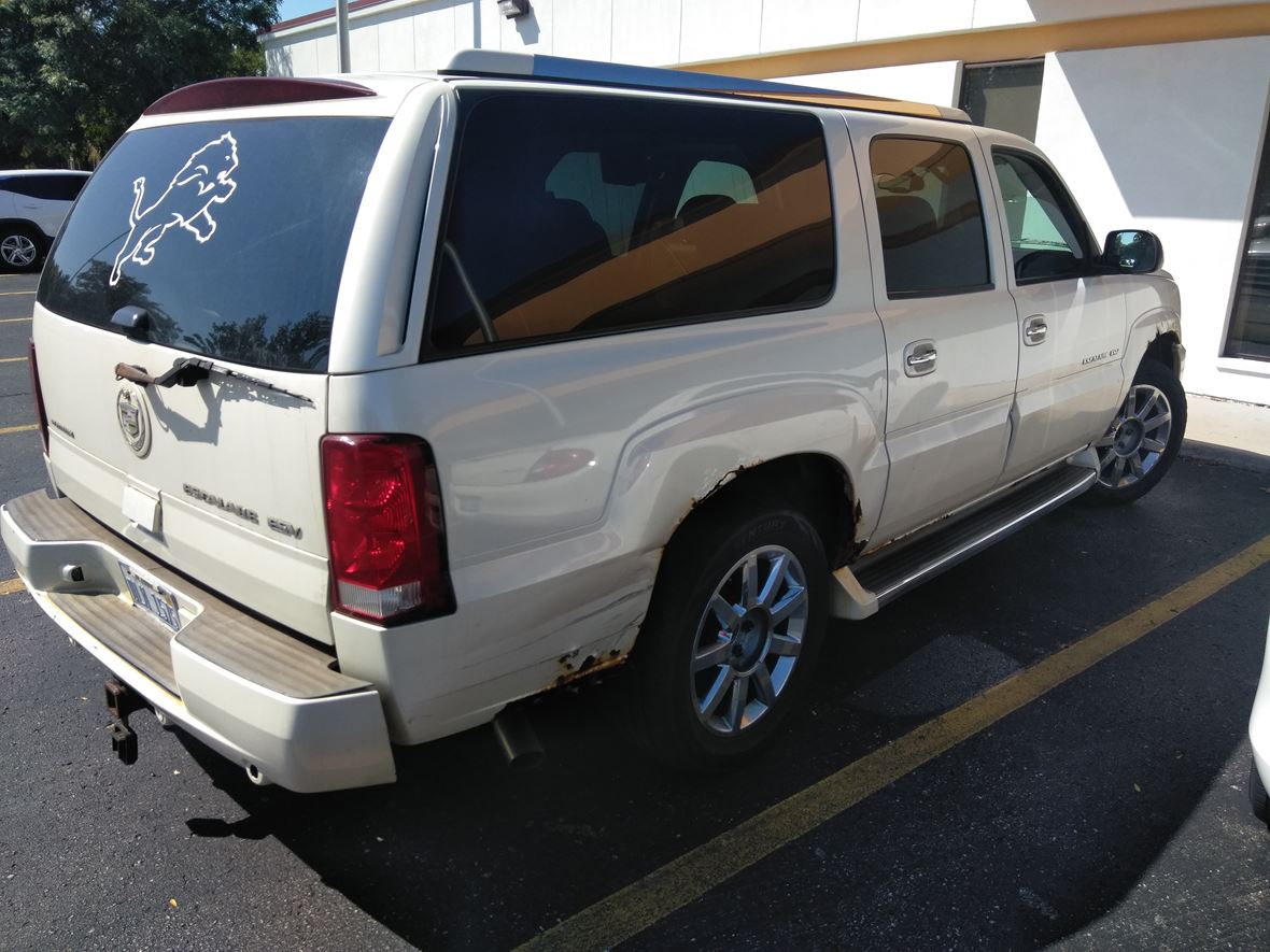 2005 Cadillac Escalade ESV for sale by owner in Grand Rapids