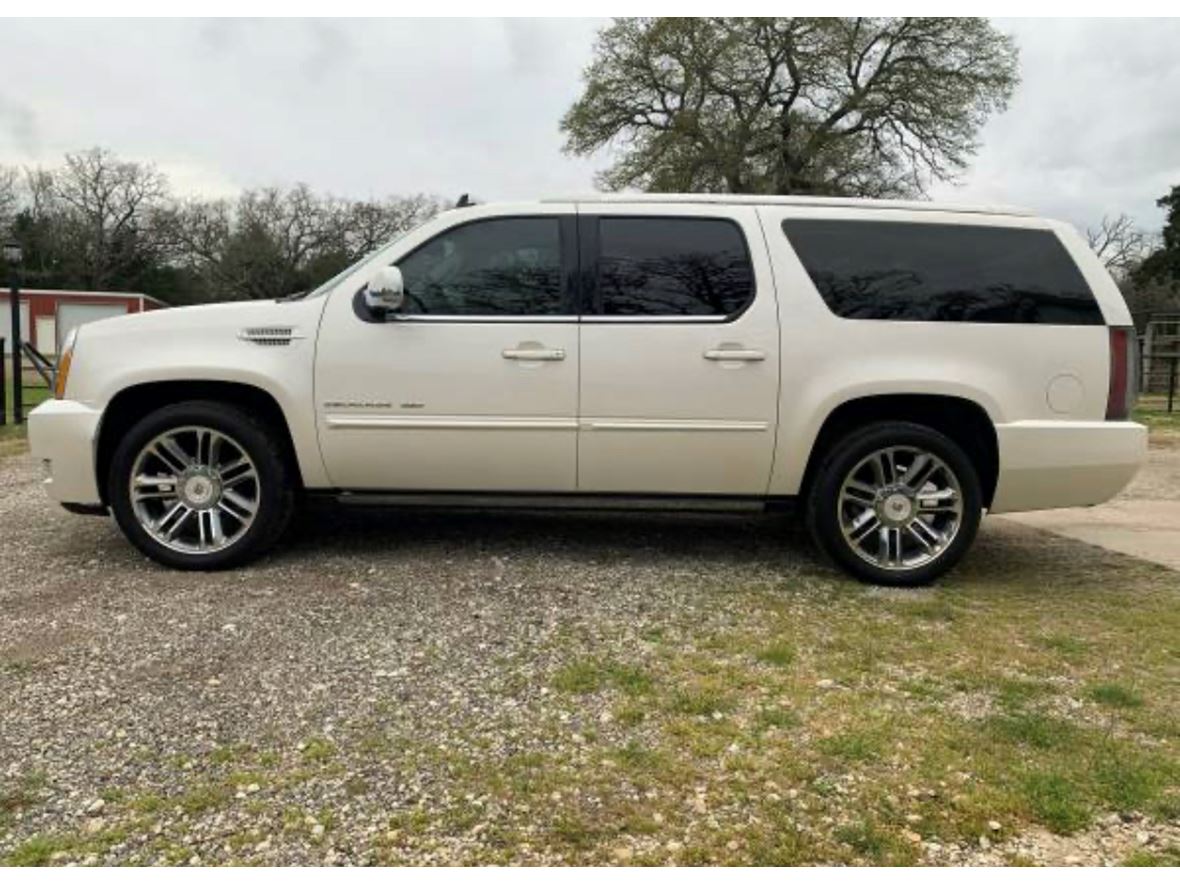 2013 Cadillac Escalade ESV for sale by owner in Groesbeck