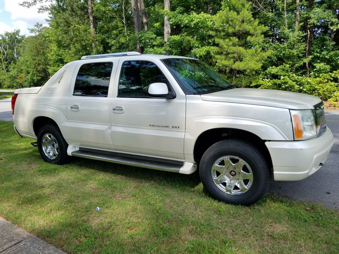 2004 Cadillac Escalade EXT for sale by owner in Duluth