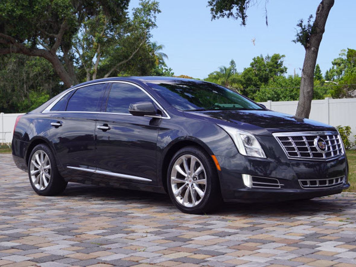 2013 Cadillac XTS for sale by owner in Bradenton