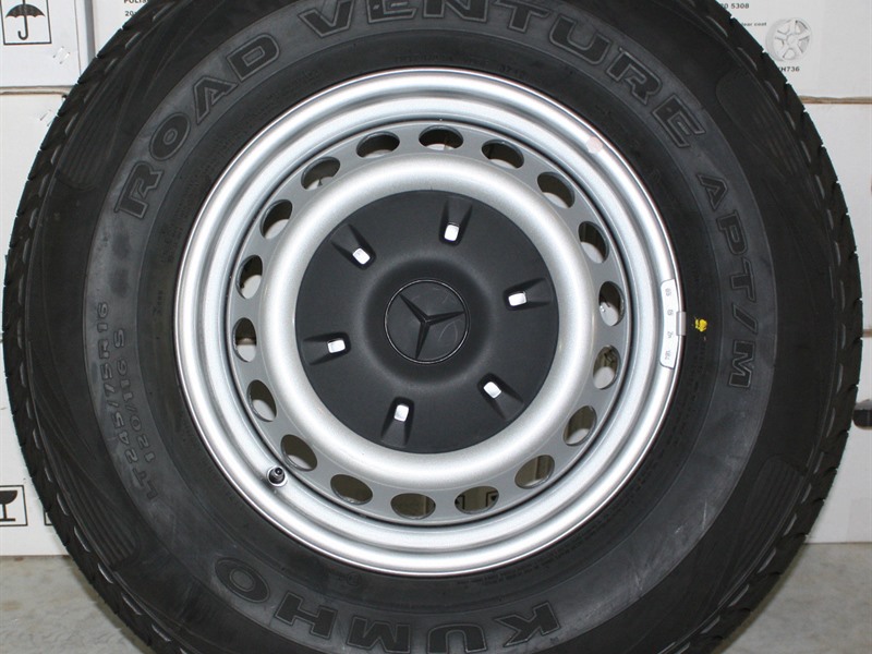 Auto Parts - 2016 BRAND NEW MERCEDES WHEELS & TIRES FOR SALE