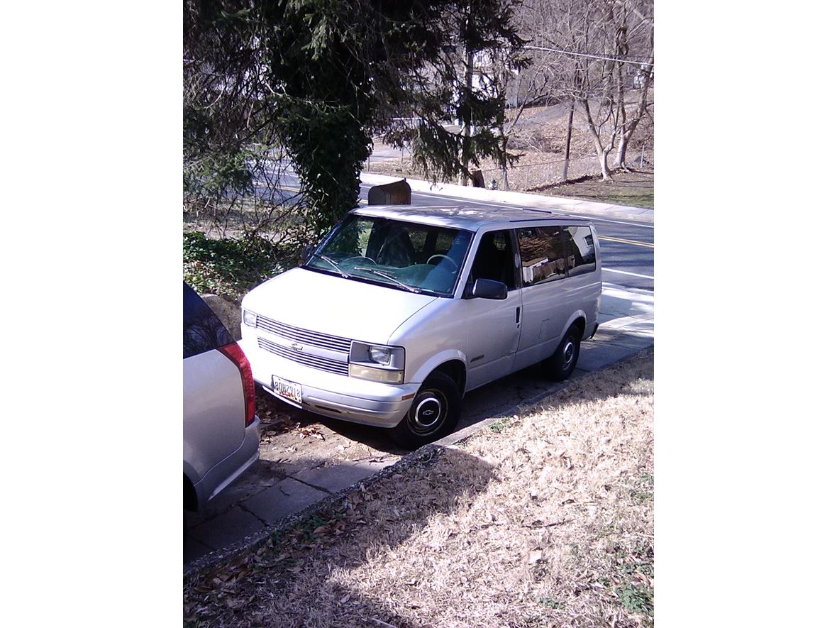 1996 Chevrolet Astro for sale by owner in Suitland