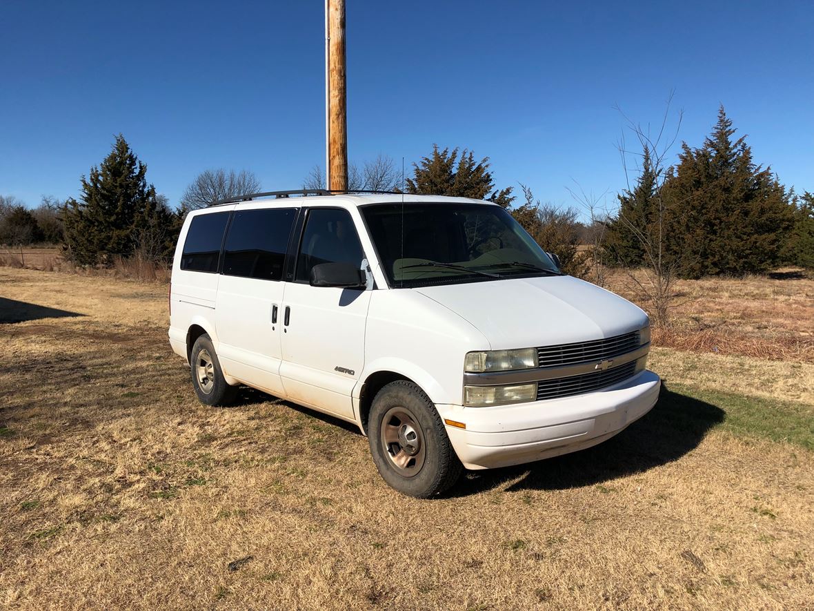 2001 Chevrolet Astro for sale by owner in Cache