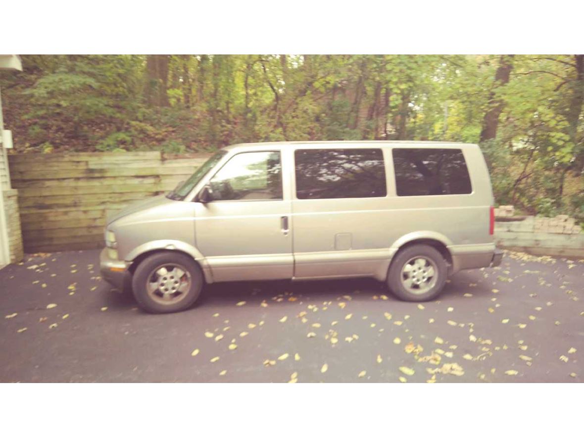 2003 Chevrolet Astro for sale by owner in Burnsville