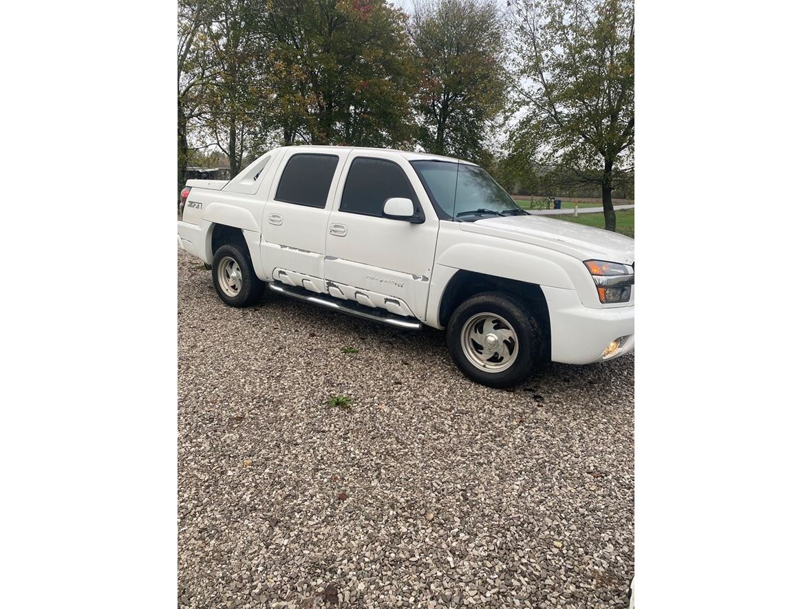 2002 Chevrolet Avalanche for sale by owner in Bowling Green