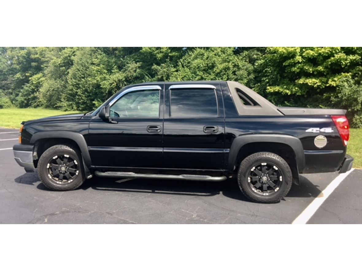 2005 Chevrolet Avalanche for sale by owner in Indianapolis