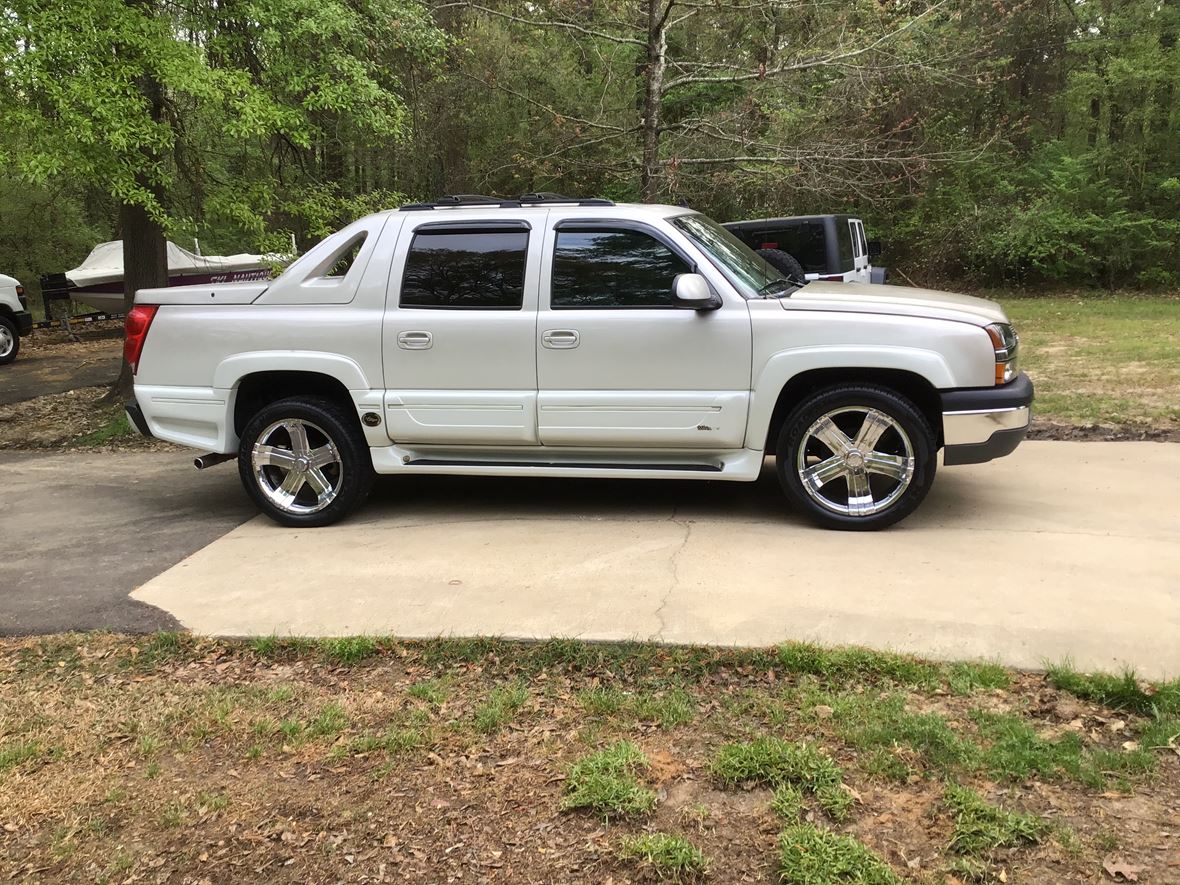 2006 Chevrolet Avalanche for sale by owner in Brandon