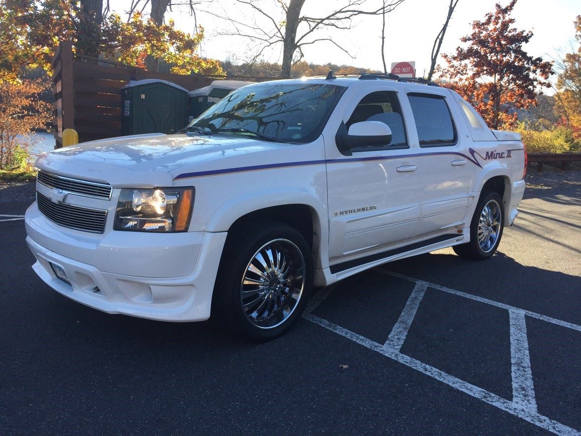 2007 Chevrolet Avalanche for sale by owner in Roxbury
