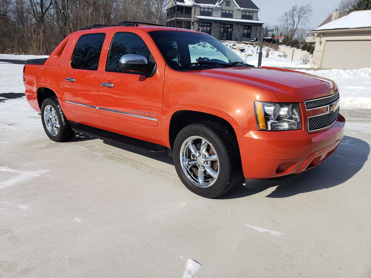 2011 Chevrolet Avalanche for sale by owner in Wauseon