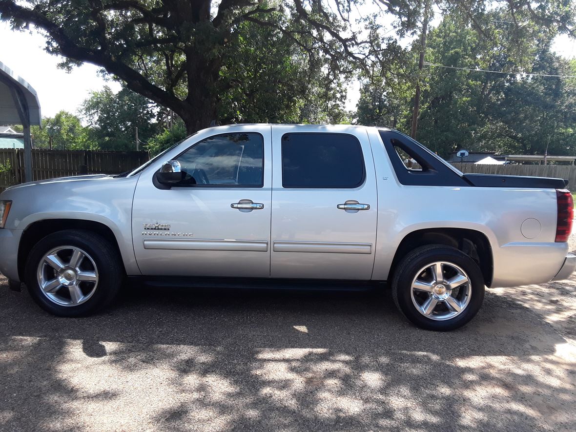 2010 Chevrolet Avalanche for Sale by Owner in Longview, TX 75604