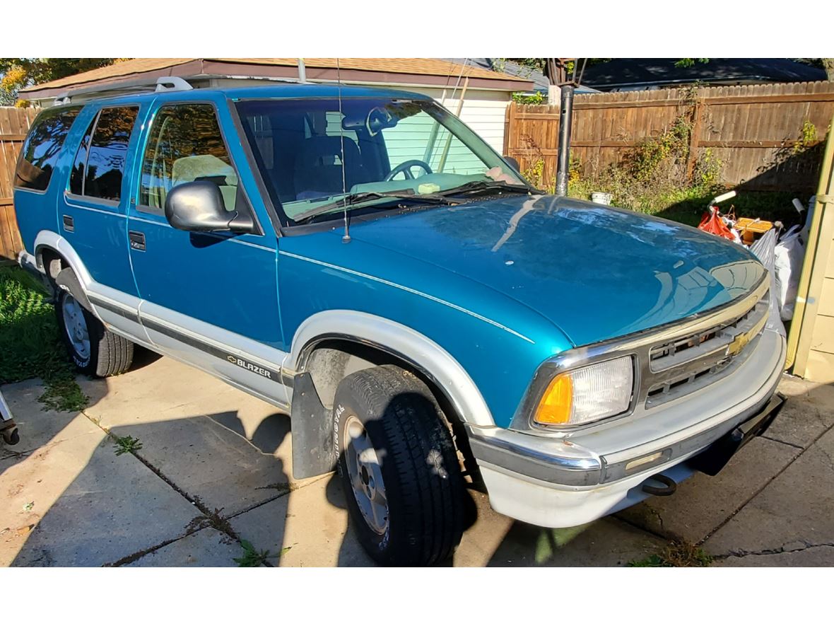 1995 Chevrolet Blazer for sale by owner in Milwaukee