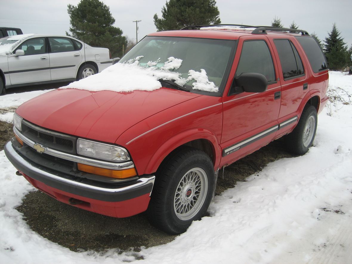 2000 Chevrolet Blazer for sale by owner in Howell