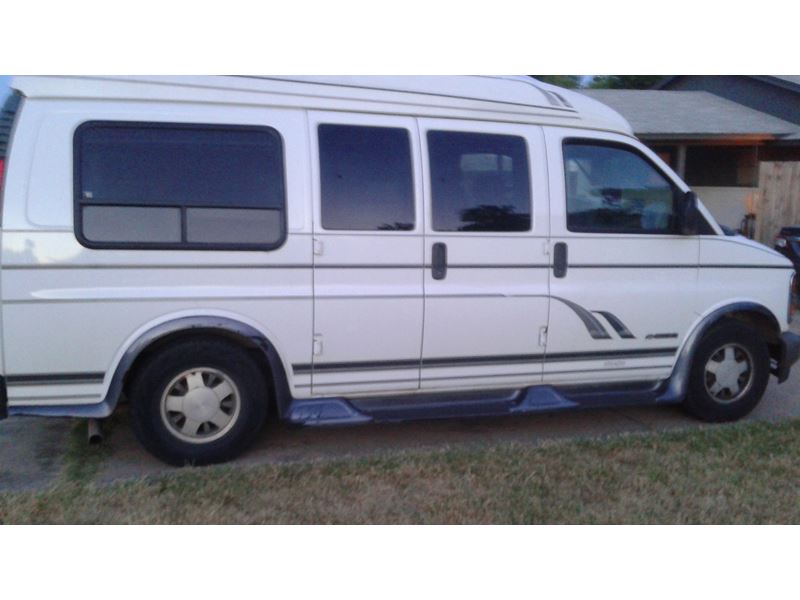 1999 Chevrolet Sportvan for sale by owner in Fort Worth