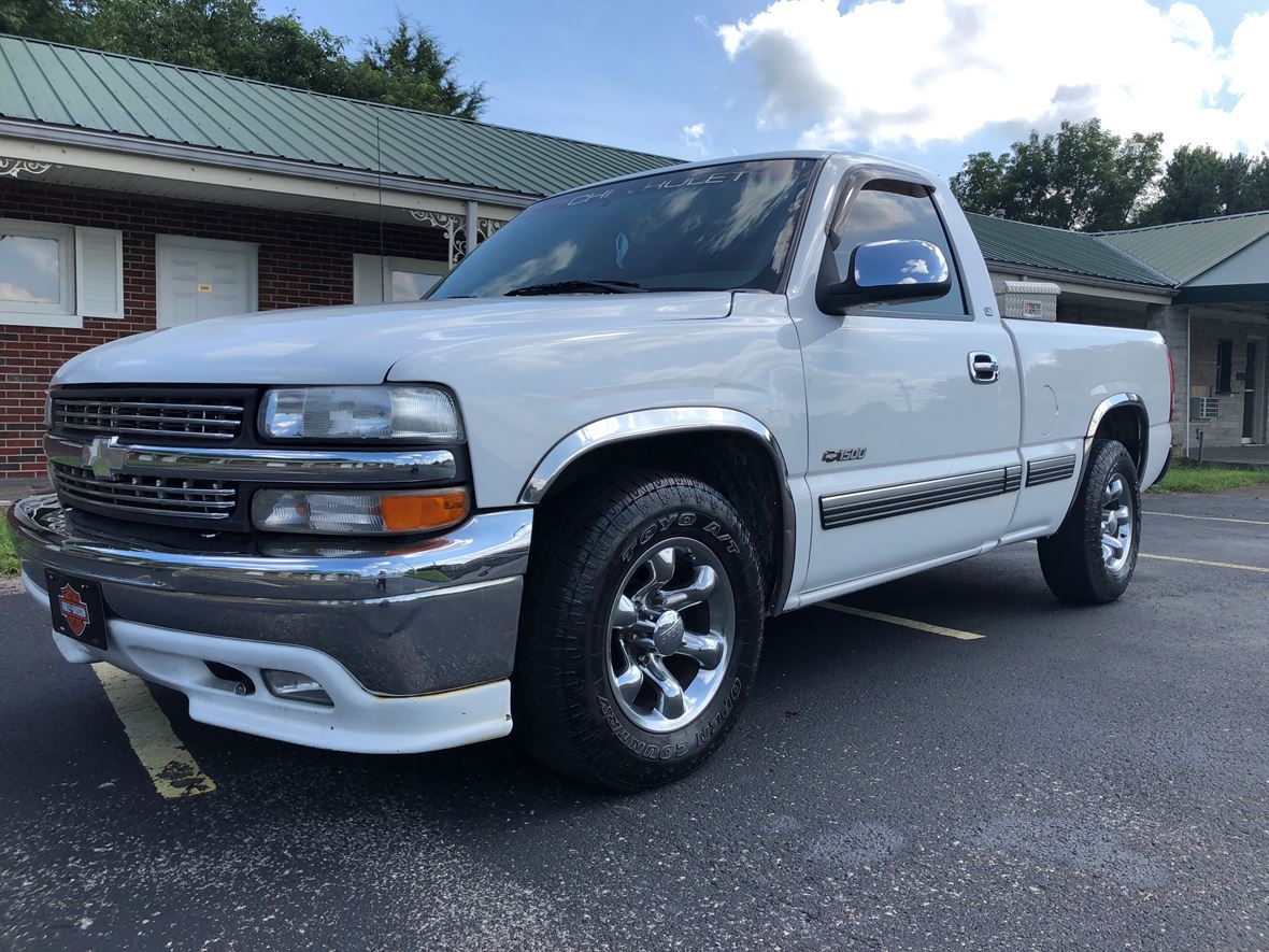 2001 Chevrolet C/K 1500 for sale by owner in Horse Cave
