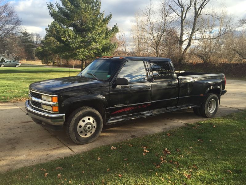 1998 Chevrolet C/K 3500 Classic Car Grand Rapids, MI 49599