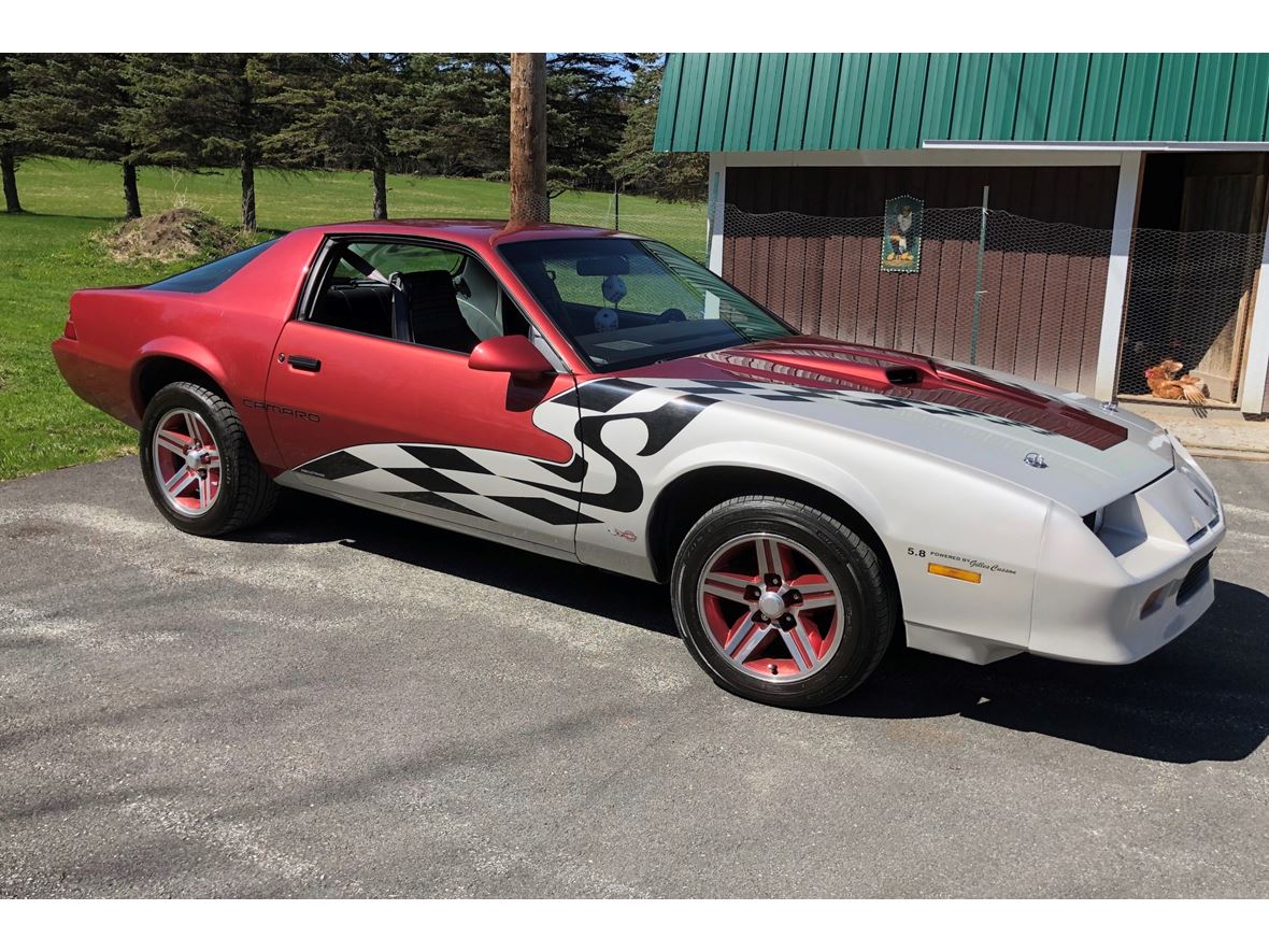 1985 Chevrolet Camaro for sale by owner in Plainville