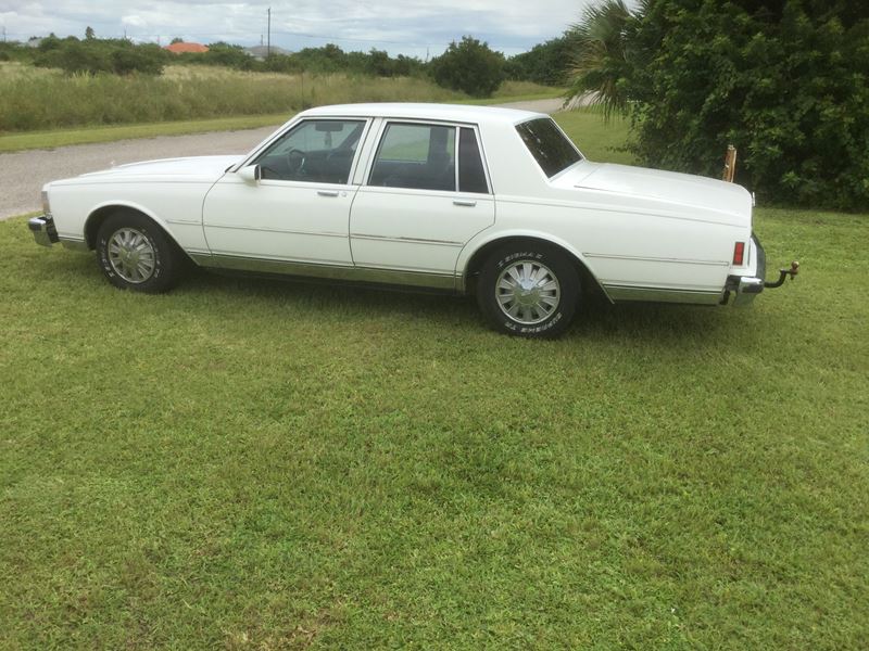 1989 Chevrolet Caprice for sale by owner in Lehigh Acres
