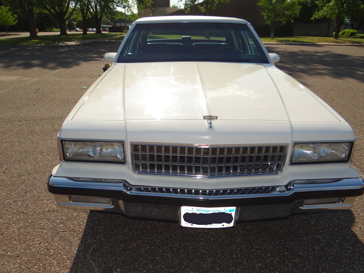1989 Chevrolet Caprice for sale by owner in Saint Paul