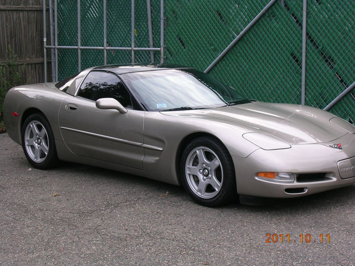 1998 Chevrolet Corvette for sale by owner in Malden
