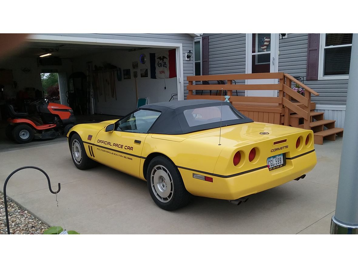 1986 Chevrolet Corvette Indy 500 pace car for sale by owner in Dubuque