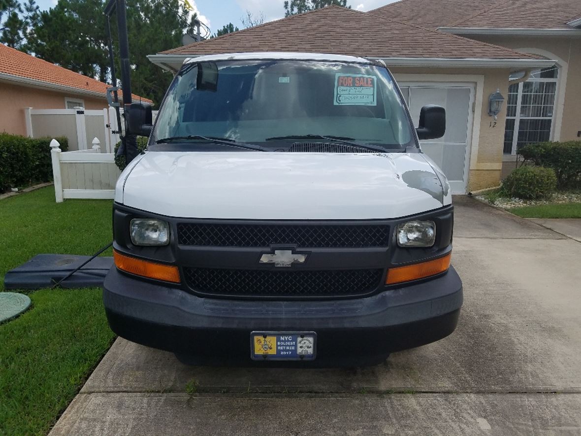 2005 Chevrolet Express for sale by owner in Palm Coast