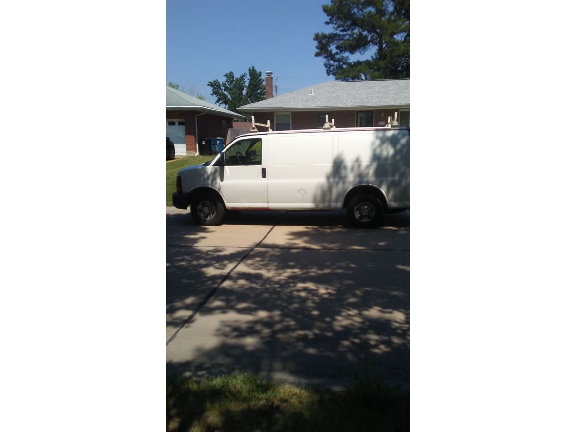 2005 Chevrolet Express Cargo 3500 for sale by owner in Arnold