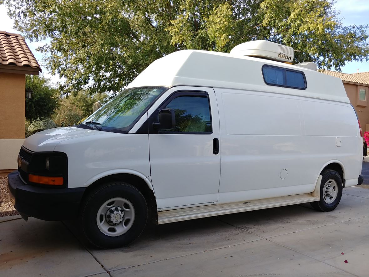 2008 Chevrolet Express cargo van 2500 for sale by owner in Queen Creek