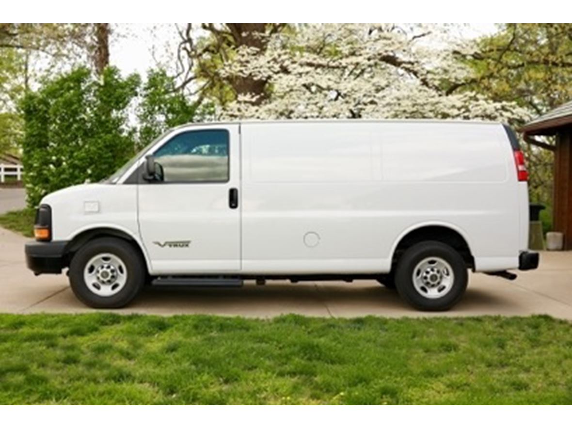 2015 Chevrolet Hybrid Electric Express Cargo 2500 for sale by owner in Kansas City